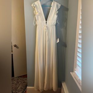 Lulus XS white maxi dress NWT